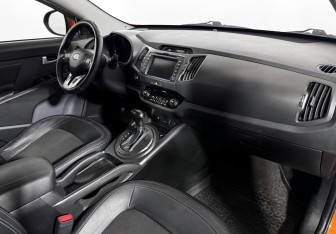 Подержанный автомобиль Kia Sportage 2011 года (13 фото)