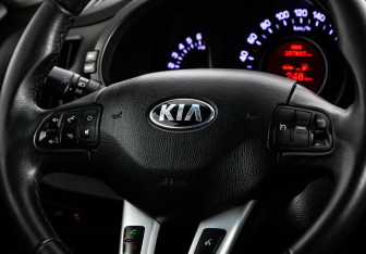 Подержанный автомобиль Kia Sportage 2012 года (12 фото)