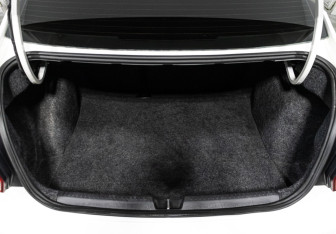 Подержанный автомобиль Volkswagen Polo Sedan 2013 года (16 фото)