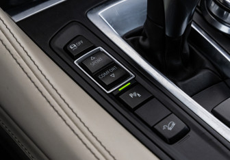 Подержанный автомобиль BMW X6 2018 года (19 фото)