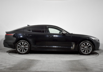 Подержанный автомобиль Kia Stinger 2018 года (4 фото)
