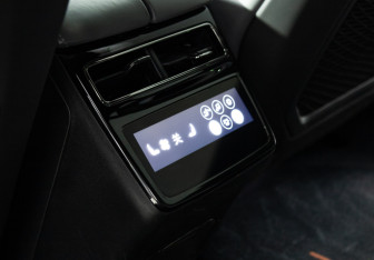 Подержанный автомобиль Zeekr 001 2023 года (23 фото)