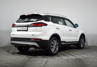 Подержанный автомобиль Geely Atlas Pro 2023 года (5 фото)