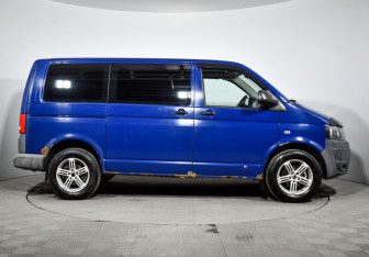 Подержанный автомобиль Volkswagen Caravelle 2011 года (4 фото)