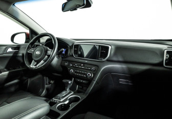 Подержанный автомобиль Kia Sportage 2022 года (9 фото)