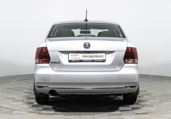 Подержанный автомобиль Volkswagen Polo Sedan 2017 года (6 фото)
