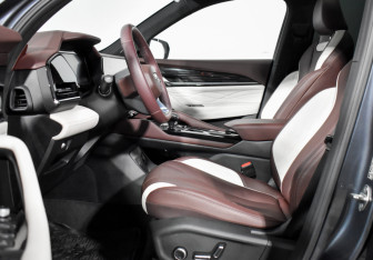 Подержанный автомобиль Geely Monjaro 2023 года (11 фото)