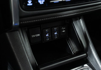 Подержанный автомобиль Toyota Corolla Sedan 2018 года (18 фото)