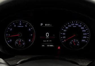Подержанный автомобиль Kia K5 2021 года (19 фото)