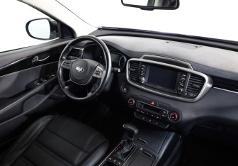 Подержанный автомобиль Kia Sorento 2019 года (9 фото)