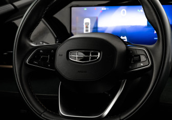 Подержанный автомобиль Geely Monjaro 2021 года (14 фото)