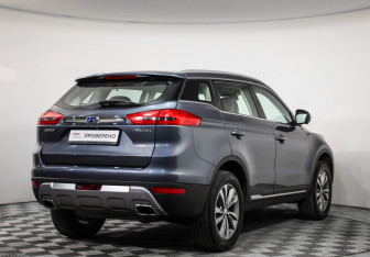 Подержанный автомобиль Geely Atlas 2019 года (5 фото)