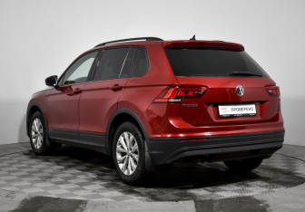 Подержанный автомобиль Volkswagen Tiguan 2020 года (7 фото)