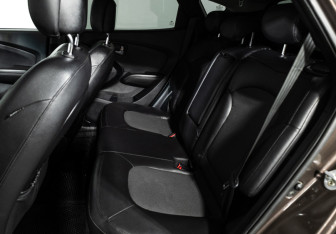 Подержанный автомобиль Hyundai ix35 2013 года (10 фото)