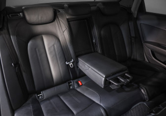 Подержанный автомобиль Audi A6 Sedan 2013 года (25 фото)