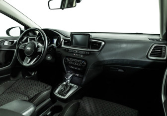 Подержанный автомобиль Kia Ceed Wagon 2019 года (9 фото)