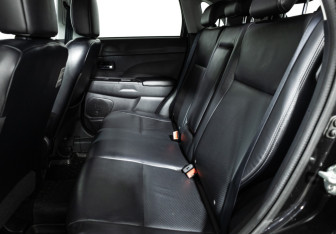 Подержанный автомобиль Mitsubishi ASX 2010 года (10 фото)