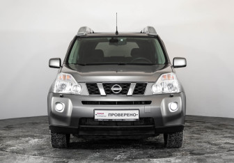 Подержанный автомобиль Nissan X-Trail 2010 года (2 фото)