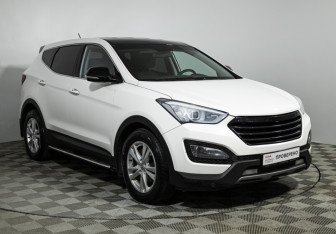 Подержанный автомобиль Hyundai Santa Fe 2014 года (3 фото)