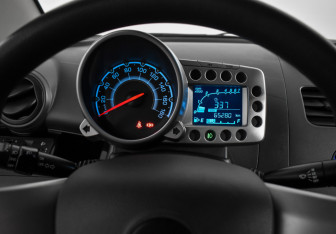 Подержанный автомобиль Chevrolet Spark 2012 года (15 фото)