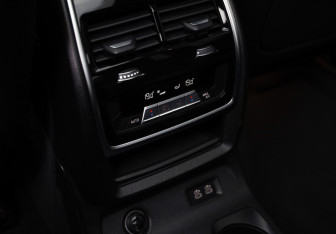 Подержанный автомобиль BMW X7 2019 года (27 фото)