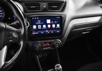 Подержанный автомобиль Kia Rio Hatchback 2014 года (17 фото)