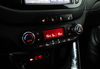 Подержанный автомобиль Kia Ceed Hatchback 2018 года (16 фото)