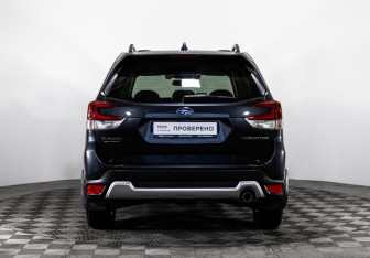 Подержанный автомобиль Subaru Forester Suv 2018 года (8 фото)