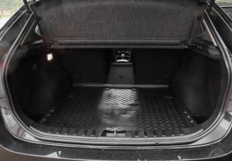 Подержанный автомобиль BMW X1 2013 года (27 фото)