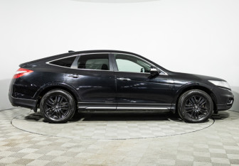 Подержанный автомобиль Honda Crosstour 2014 года (4 фото)