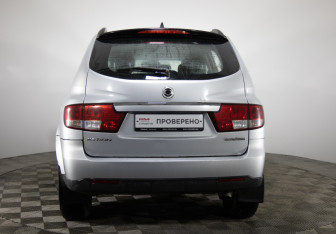 Подержанный автомобиль SsangYong Kyron 2010 года (6 фото)
