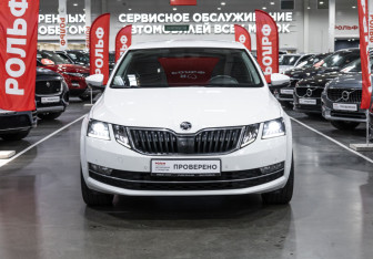 Подержанный автомобиль Skoda Octavia Liftback 2018 года (3 фото)