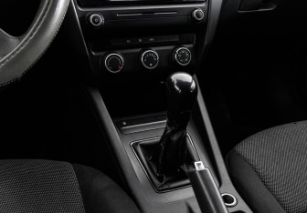 Подержанный автомобиль Skoda Octavia Wagon 2014 года (11 фото)