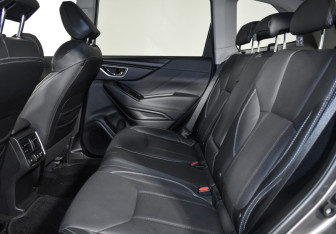 Подержанный автомобиль Subaru Forester Suv 2019 года (12 фото)
