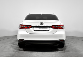Подержанный автомобиль Toyota Camry Sedan 2020 года (6 фото)