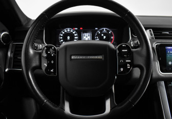 Подержанный автомобиль Land Rover Range Rover Sport 2018 года (18 фото)