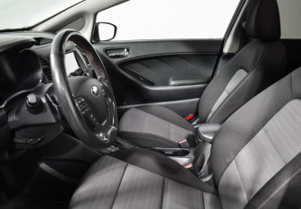 Подержанный автомобиль Kia Cerato Sedan 2014 года (10 фото)
