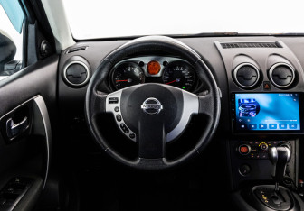 Подержанный автомобиль Nissan Qashqai 2008 года (15 фото)