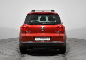 Подержанный автомобиль Volkswagen Tiguan 2013 года (6 фото)