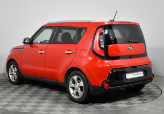 Подержанный автомобиль Kia Soul 2015 года (7 фото)