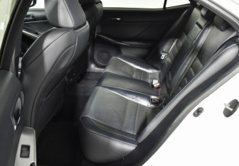 Подержанный автомобиль Lexus IS Sedan 2014 года (11 фото)