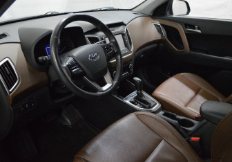 Подержанный автомобиль Hyundai Creta 2019 года (10 фото)