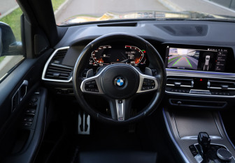 Подержанный автомобиль BMW X5 2019 года (9 фото)