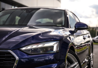 Подержанный автомобиль Audi A5 Liftback 2021 года (2 фото)