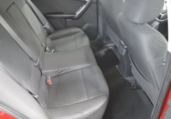 Подержанный автомобиль Kia Cerato Sedan 2010 года (13 фото)