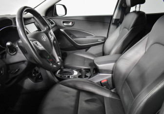 Подержанный автомобиль Hyundai Santa Fe 2017 года (10 фото)