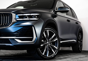 Подержанный автомобиль Geely Monjaro 2024 года (3 фото)