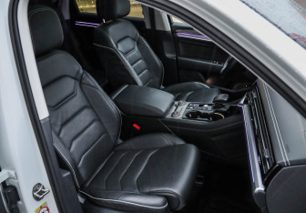 Подержанный автомобиль Volkswagen Touareg 2021 года (29 фото)