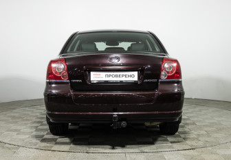 Подержанный автомобиль Toyota Avensis Sedan 2008 года (6 фото)