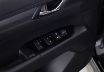 Подержанный автомобиль Mazda CX-5 2021 года (21 фото)